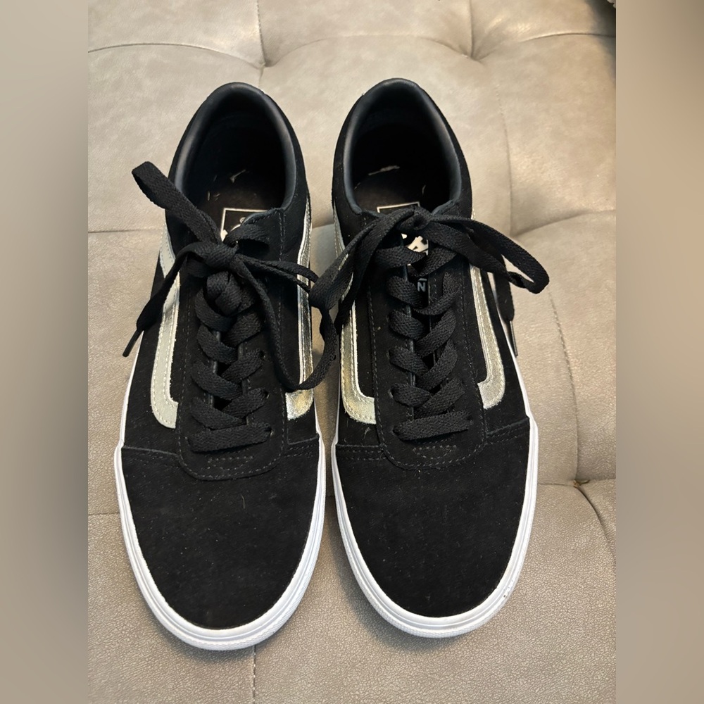 Vans Lo Ward Black Suede w/gold women’s Shoes